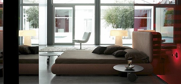 Bed upholstered in leather or fabric Pad Alto, Bonaldo