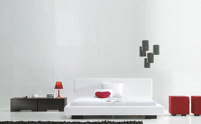 Double bed in wooden frame upholstered with leather or cloth Chillin, Bonaldo