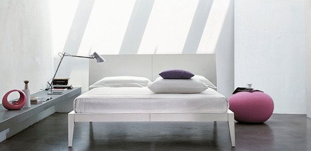 Double bed upholstered in leather Royal, Bonaldo