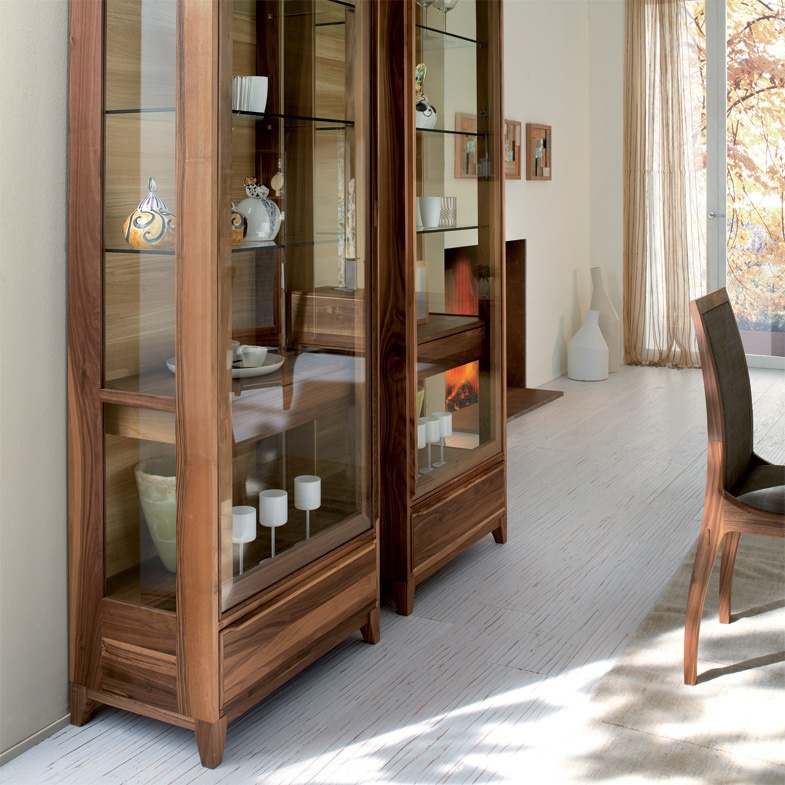 Showcase with frame in solid cherry doors and glass Arte Brotto