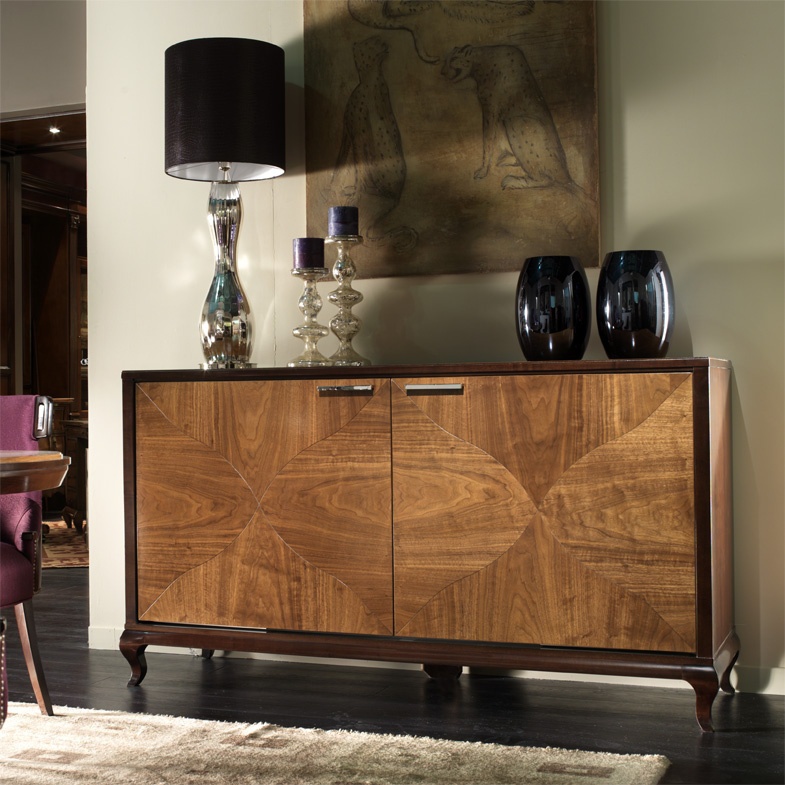 A chest of drawers with body in solid wood Arte Brotto