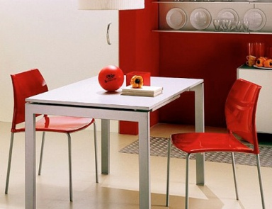 Dining table sliding on steel frame with top in glass or melamine Keyo, Bontempi Casa