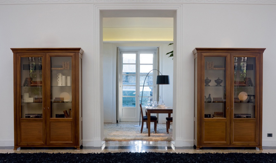 Showcase on a frame of solid poplar with glass doors 9020Fl / 9020FG / 9020FJ, Bruno Piombini