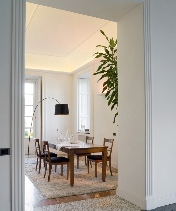 Dining table sliding on a frame of solid beech 9032 / 9033 / 9038 / 9039, Bruno Piombini