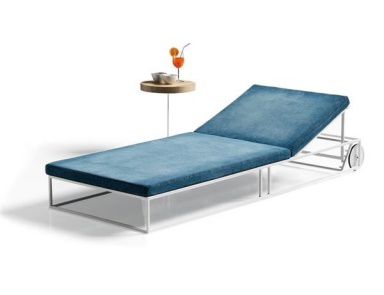 Chaise longue with metal frame and upholstery of textile fabrics Gil, Rattan Wood