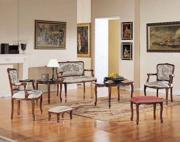 A coffee table on a frame of solid wood 364 / 425, BTC