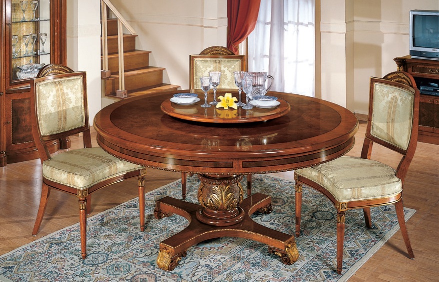 The Firenze dining table, Bianchini