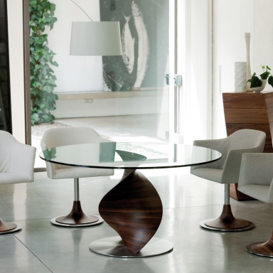 Elika dining table