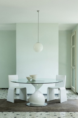 Elika dining table