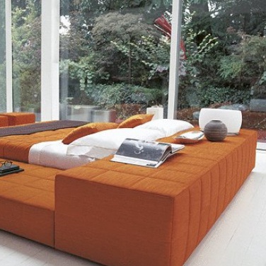 The squaring trait penisola bed