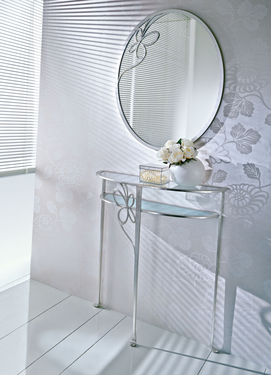 The console on high legs, Ciacci