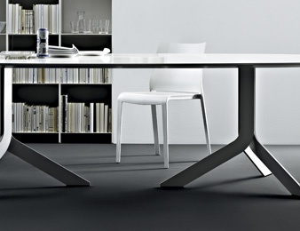 Dining table, Desalto