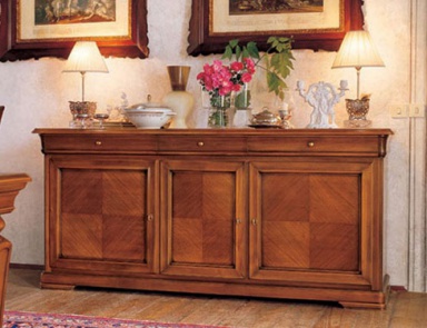 The low lying chest of drawers, Alf