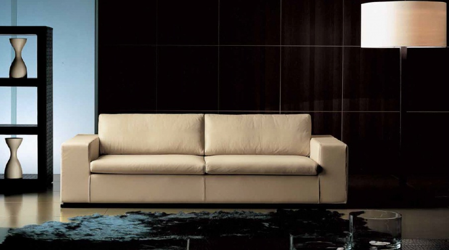 Sofa Brando, Formerin