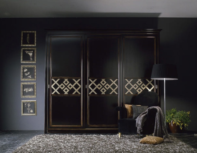 Wardrobe with three sliding doors on a frame of solid wood 576BS, BTC