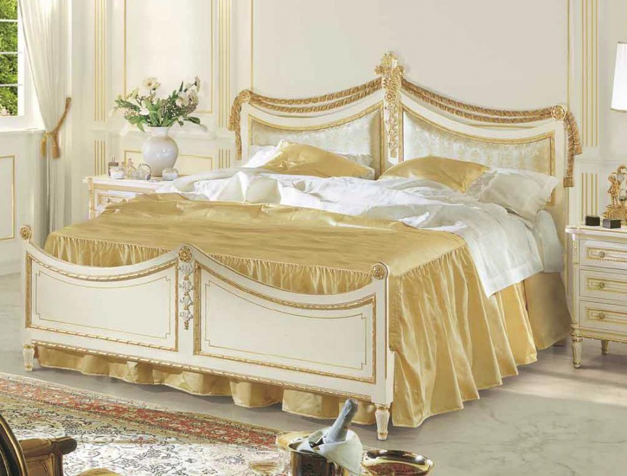 Double bed on low legs Chopin, Angelo Cappellini