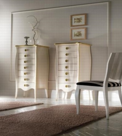 A chest of drawers on a frame of solid wood 717/G, BTC