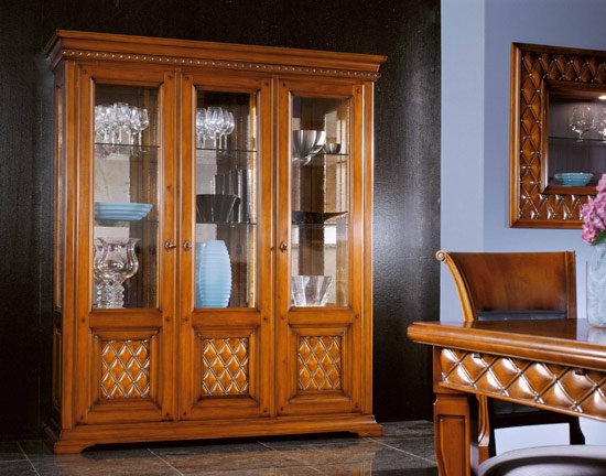 Showcase with hinged door, Bakokko