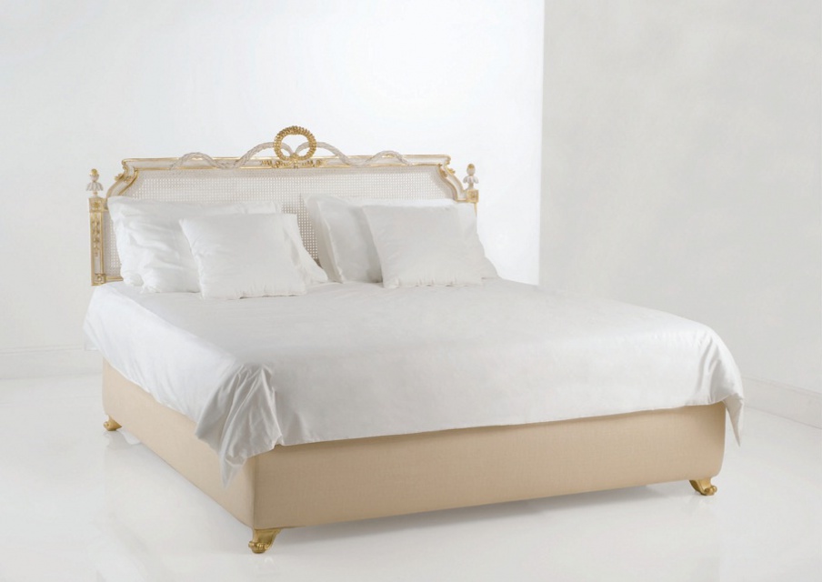 Double bed with high headboard, Chelini