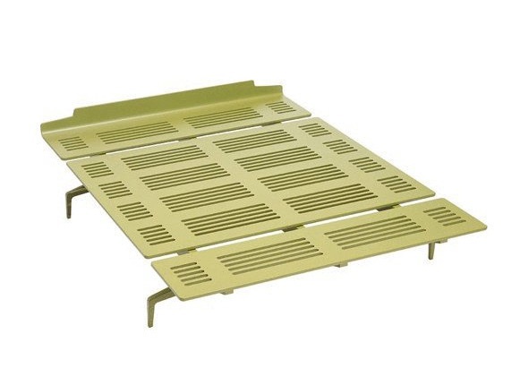 A bed with a body from solid maple and the legs are made of aluminum Legnoletto, Alias