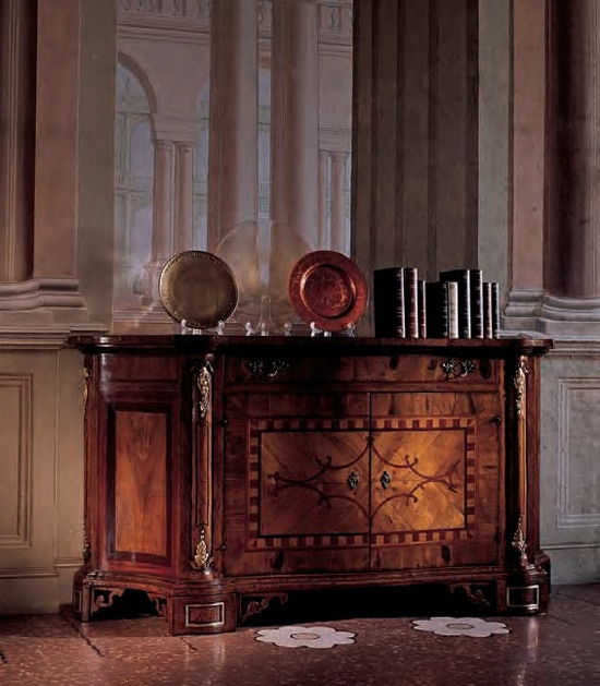 A low chest on legs Bakokko