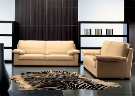 The Monroe Sofa, Formerin