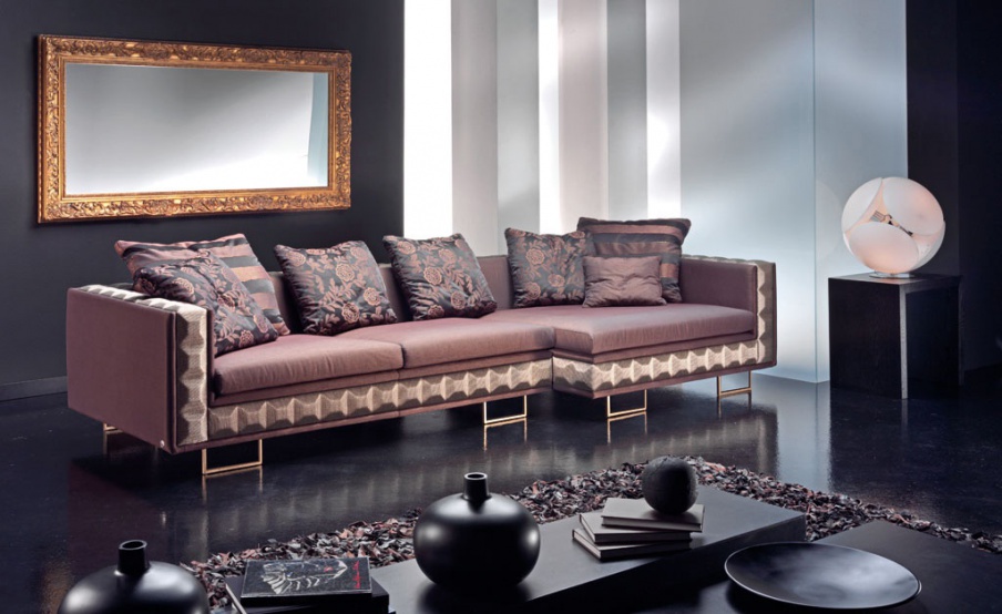 The Sofa Is My Land, Formerin