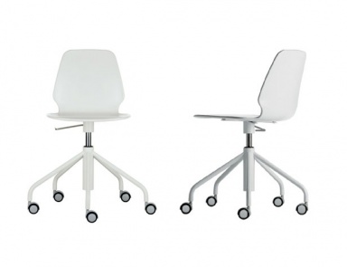 Chair with seat and back made of plastic and base made of steel Selinunte Studio, Alias