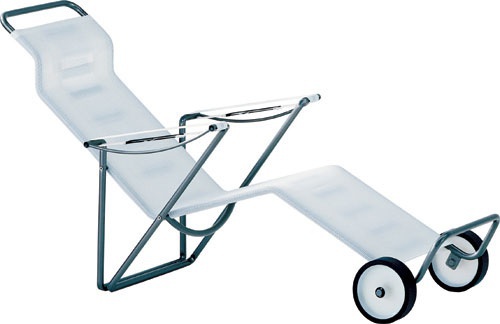 Deck chair with a frame made of enamelled steel and seat made of polyester Outdoor, Alias 