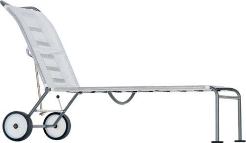 Deck chair with a frame made of enamelled steel and seat made of polyester Outdoor Sun, Alias