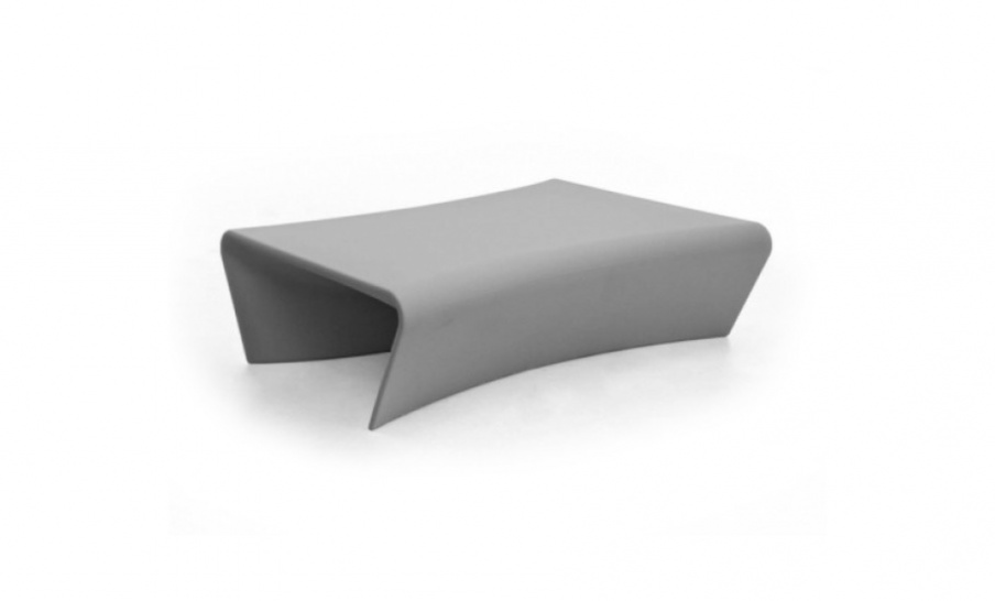 Piaffe Table, Driade