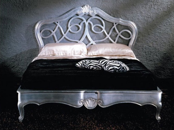 Double bed with shaped headboard, Bordignon Camillo