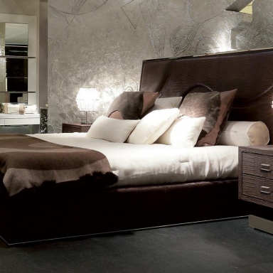 Bed with soft back Riflesso