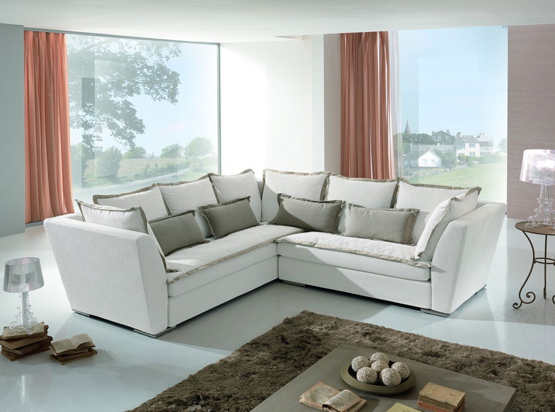 The sofa is modular, Essepi