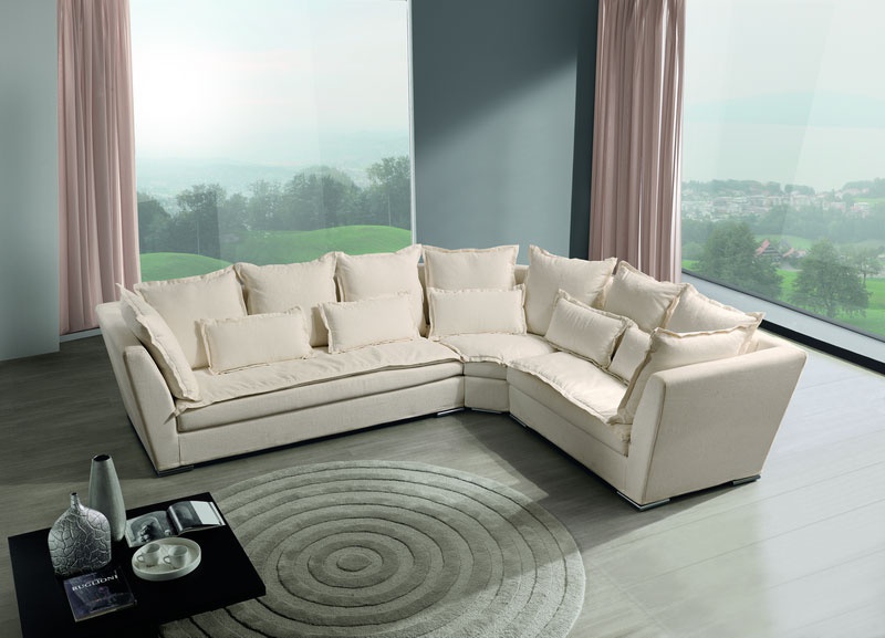 The sofa is modular, Essepi