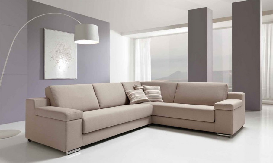 The sofa is modular, Essepi