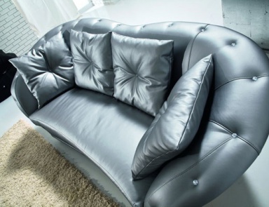 The sofa is modular, Essepi