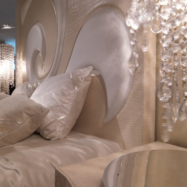 Bed with soft back Ricciola