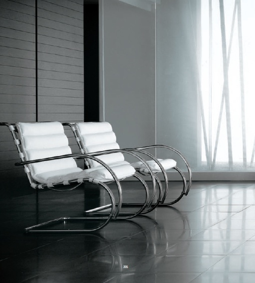 Armchair with frame of chromed steel Museum, Alivar