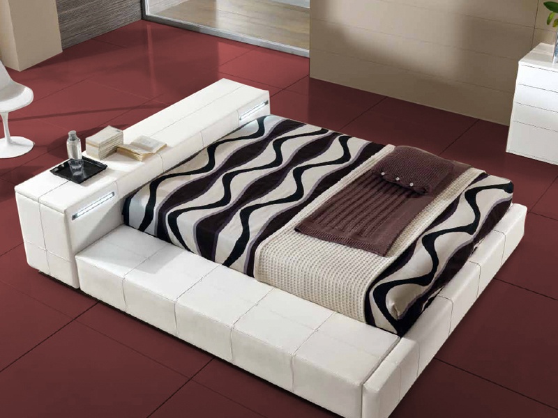 The Charlotte double bed, Essepi