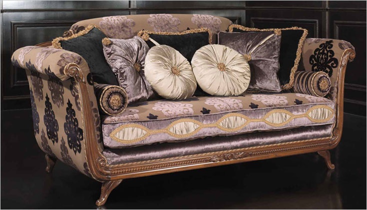 A Sofa Renoir, Epoque