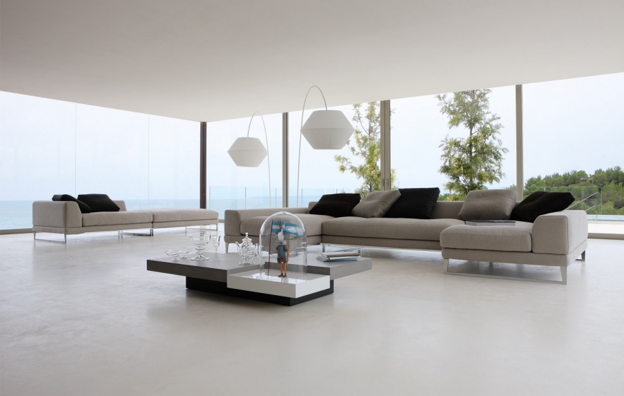 The sofa is modular, Agami - Roche Bobois