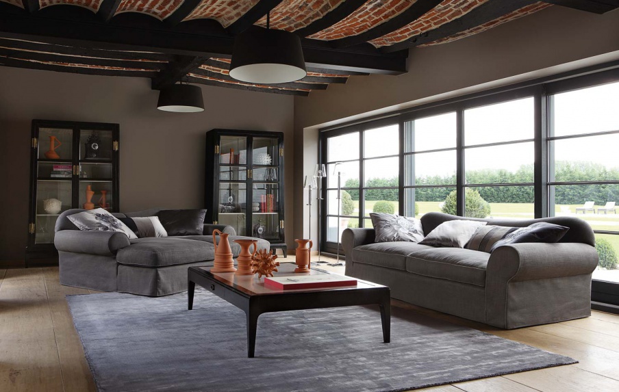 The sofa is modular, Connivence - Roche Bobois