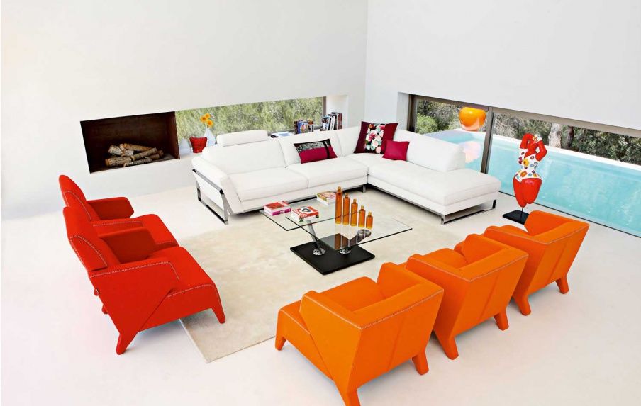 The sofa is modular, Espace - Roche Bobois