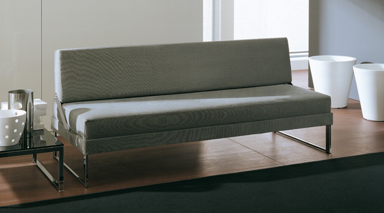 Sofa upholstered in leather or fabric Let in 1, Bodema