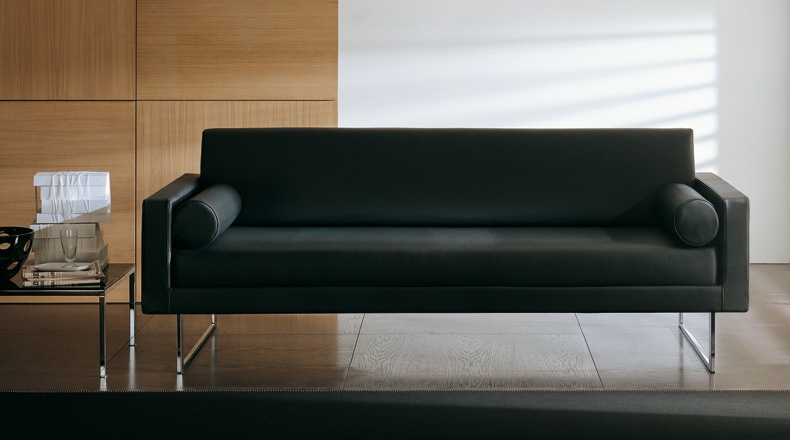 Sofa upholstered in leather or fabric Let in 2, Bodema