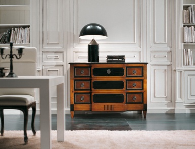 A chest of drawers in classical style, Luciano Zonta