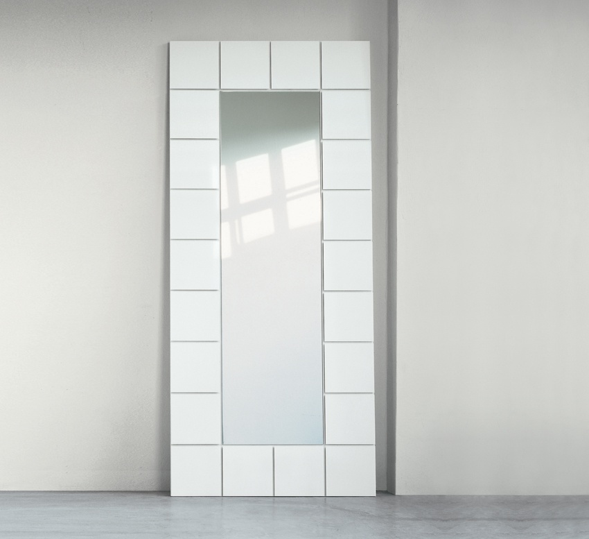 Mirror with frame of wood Quadrus, Alivar