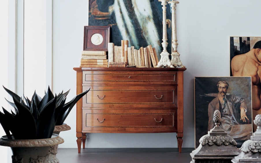 The chest body is made of cherry, Annibale Colombo