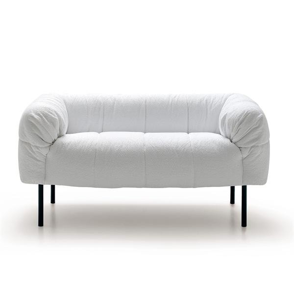 Sofa with frame of wood, filled with polyurethane foam and upholstered in fabric or textile of the skin Peccorelle, Arflex